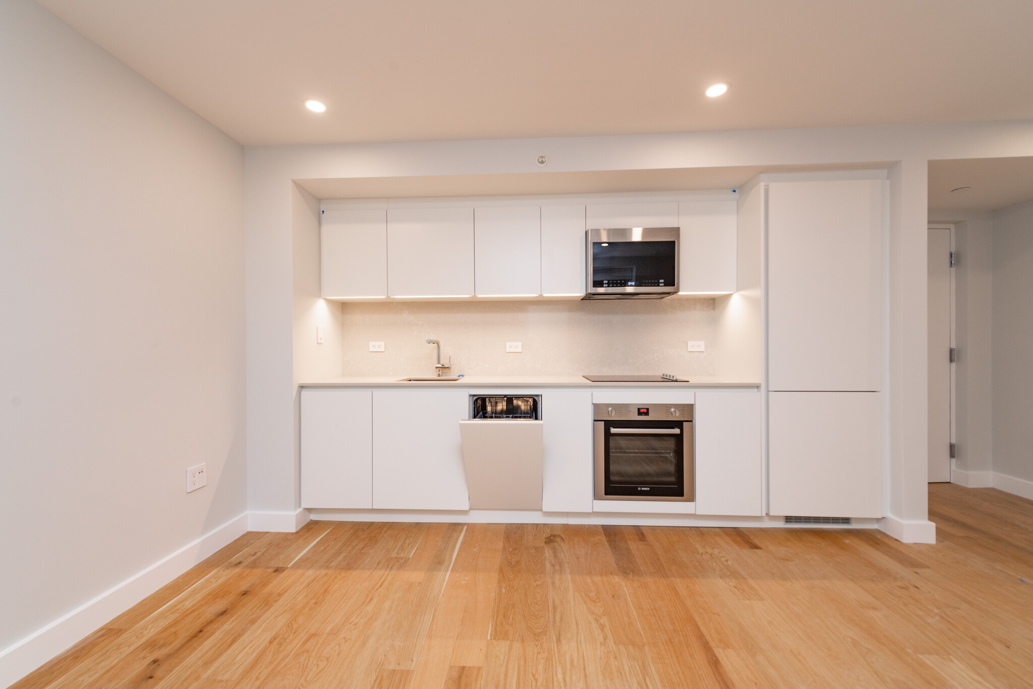 1 bed, 1 bath apartment for rent at 22 Fleet St Unit 6, North End — photo 1 of 7