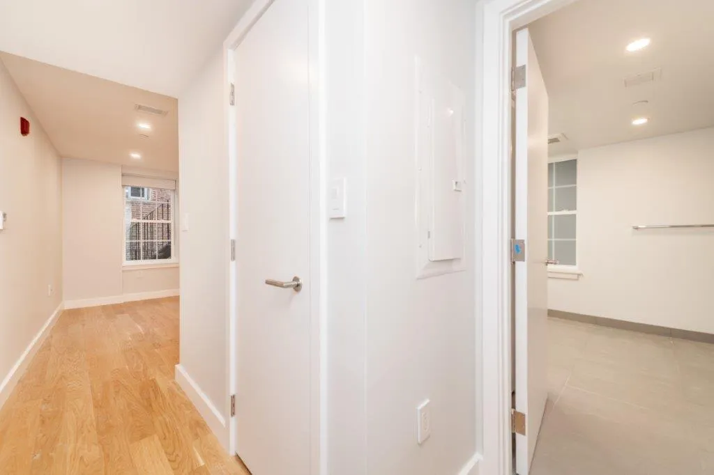 Studio bed, 1 bath apartment for rent at 22 Fleet St Unit 7A, North End — photo 4 of 9