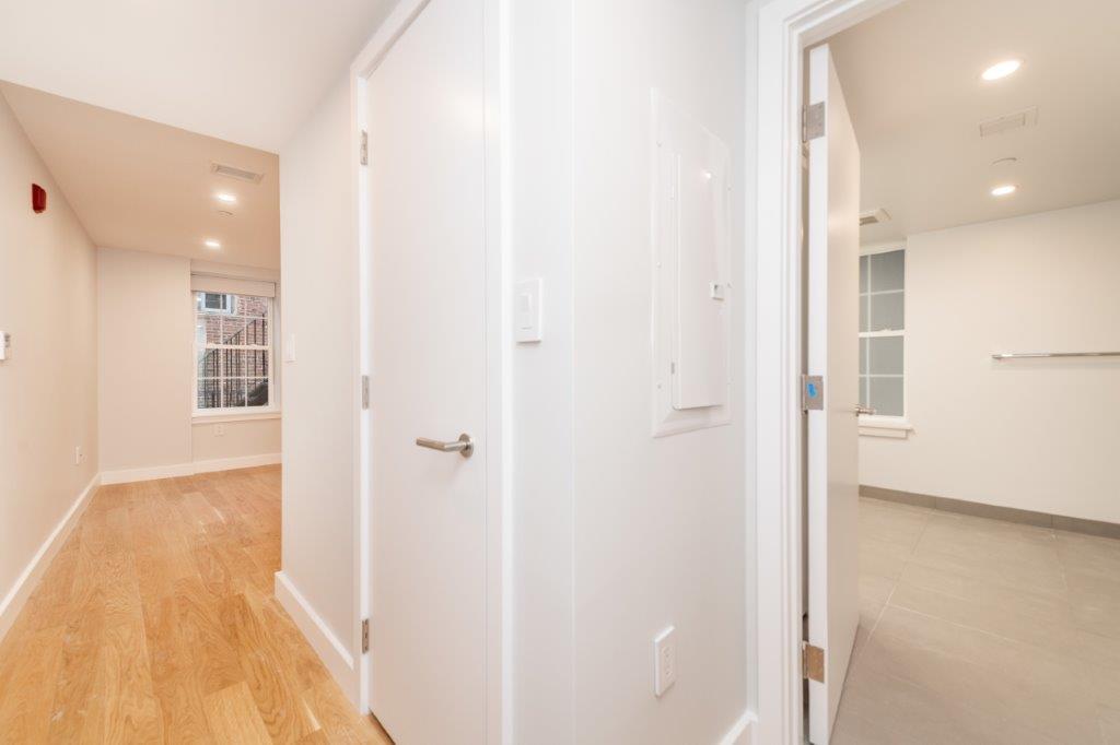 Studio bed, 1 bath apartment for rent at 22 Fleet St Unit 7D, North End — photo 4 of 5