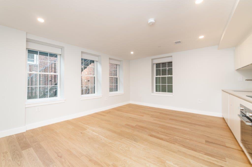 Studio bed, 1 bath apartment for rent at 22 Fleet St Unit 7D, North End — photo 3 of 5