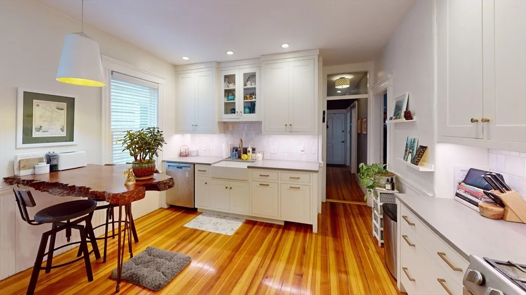 2 bed, 1 bath apartment for rent at 22 Forest Hills St Unit 2, Boston — photo 2 of 14