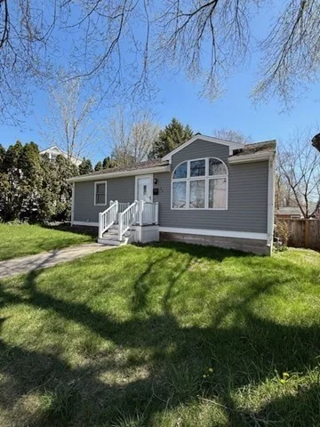 3 bed, 1 bath apartment for rent at 22 Forest St Unit 1, Ayer — photo 1 of 14