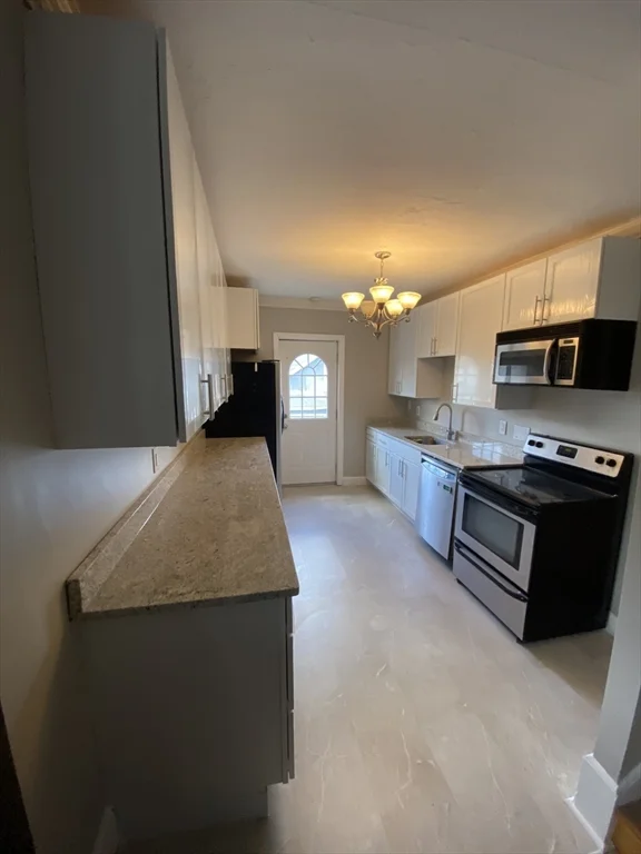 3 bed, 2 bath apartment for rent at 22 French Ave Unit 2, Braintree — photo 2 of 22