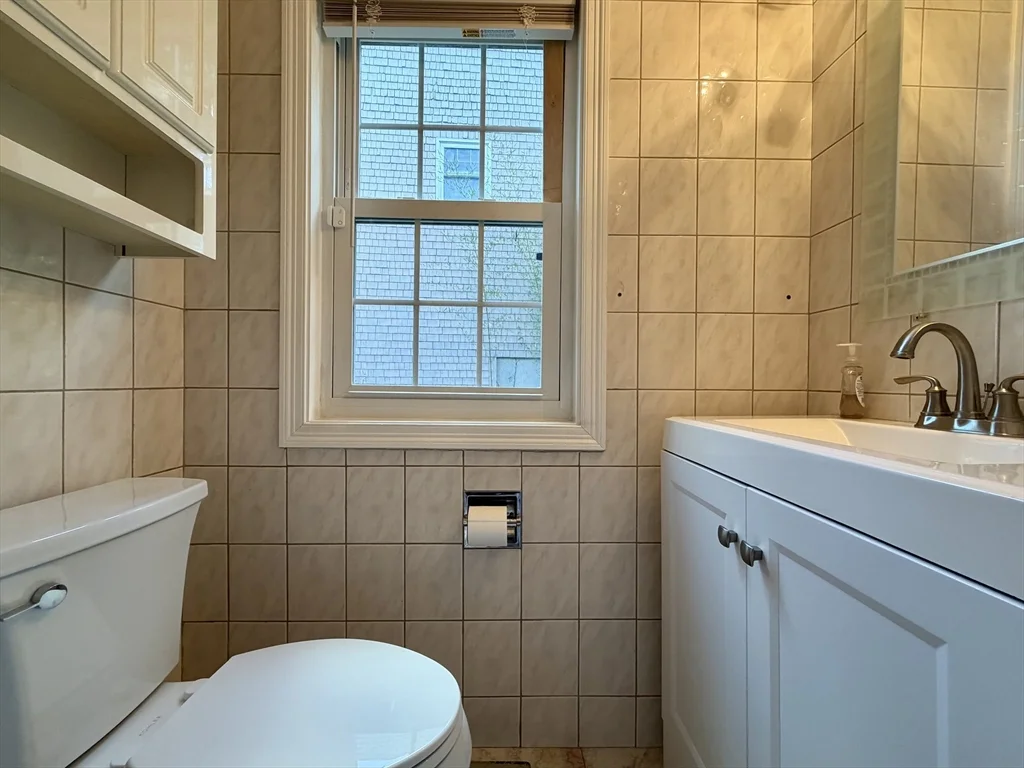 3 bed, 1 bath apartment for rent at 22 Gates Rd Unit B, Worcester — photo 7 of 21