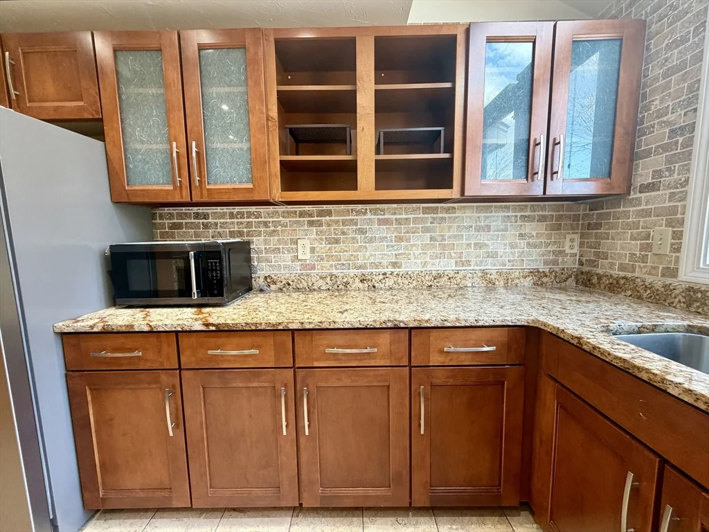 3 bed, 1 bath apartment for rent at 22 Gates Rd Unit B, Worcester — photo 11 of 21