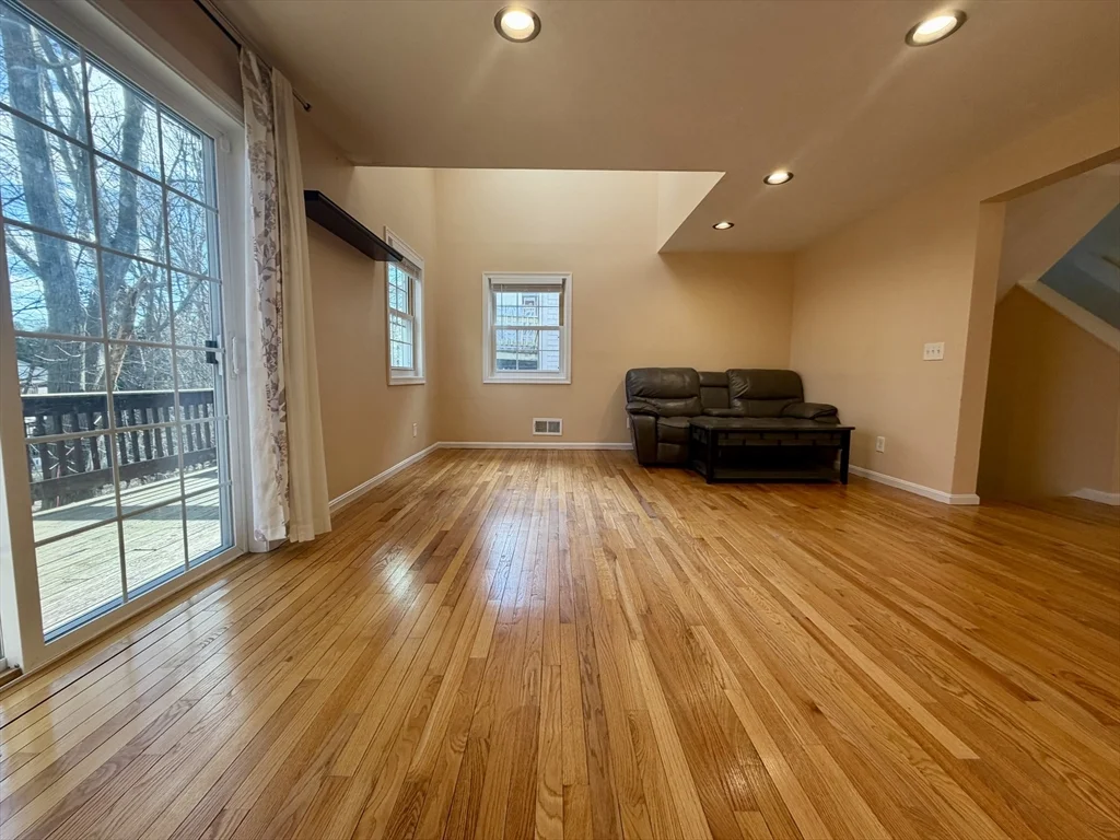 3 bed, 1 bath apartment for rent at 22 Gates Rd Unit B, Worcester — photo 5 of 21