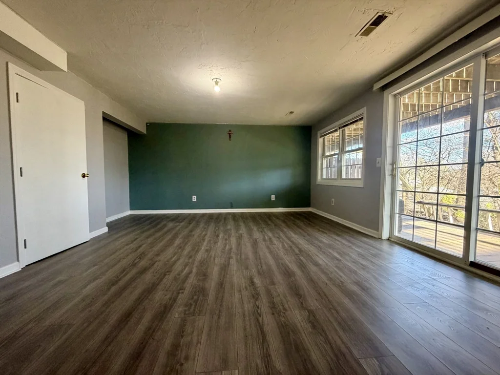 3 bed, 1 bath apartment for rent at 22 Gates Rd Unit B, Worcester — photo 18 of 21