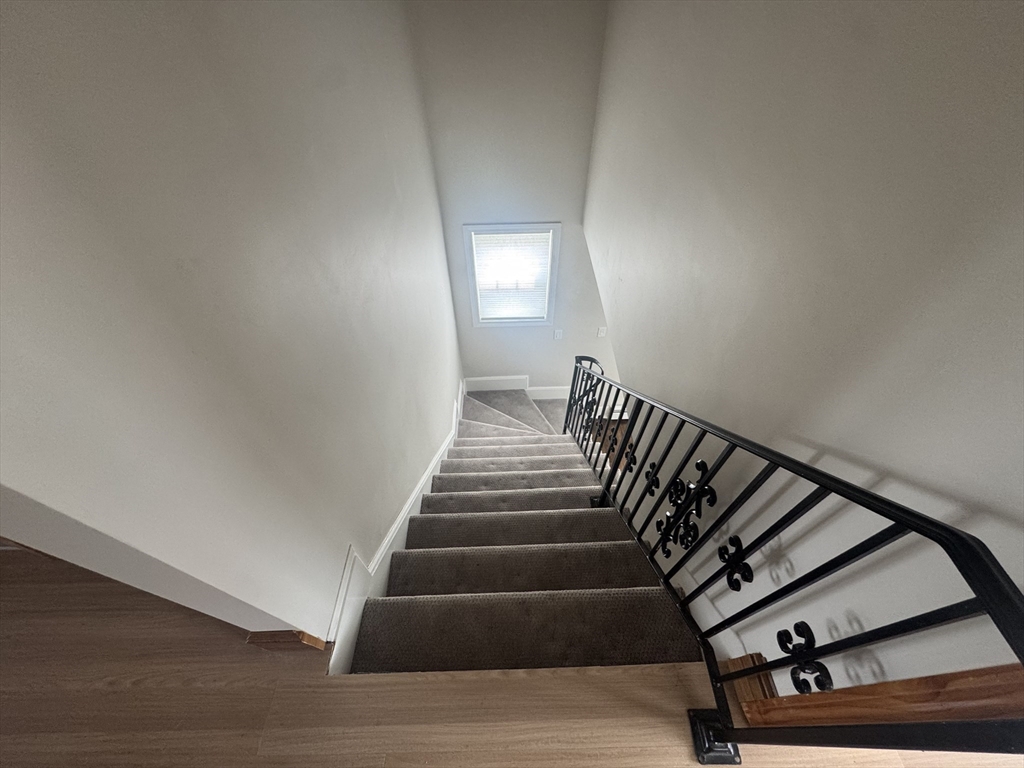2 bed, 1 bath apartment for rent at 22 Glendale Ave Unit 2, Everett — photo 9 of 12