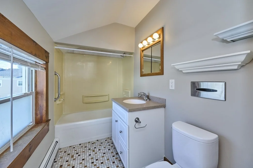 1 bed, 1 bath apartment for rent at 22 Gould Unit 2, Wakefield — photo 17 of 20