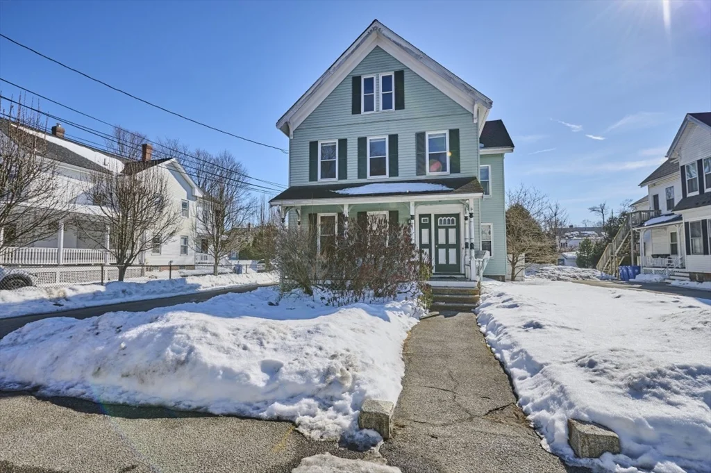 1 bed, 1 bath apartment for rent at 22 Gould Unit 2, Wakefield — photo 1 of 20