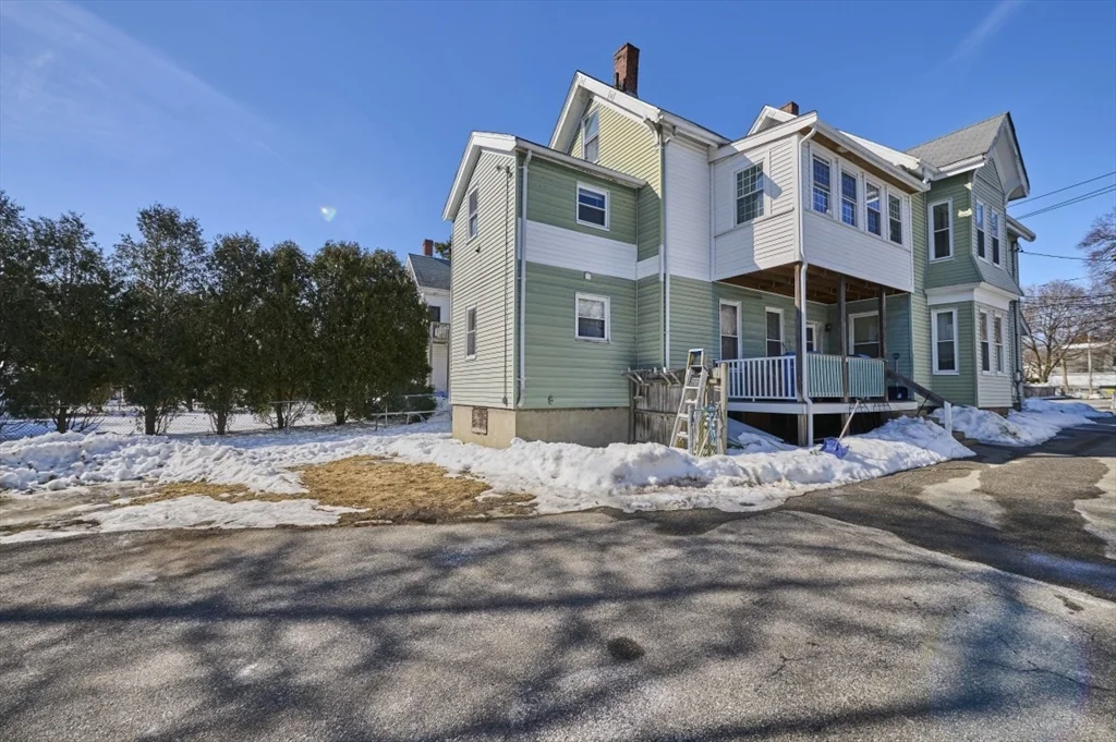 1 bed, 1 bath apartment for rent at 22 Gould Unit 2, Wakefield — photo 3 of 20