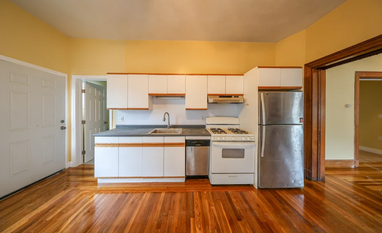 3 bed, 2 bath apartment for rent at 22 Grand View Ave Unit 1, Prospect Hill — photo 5 of 20