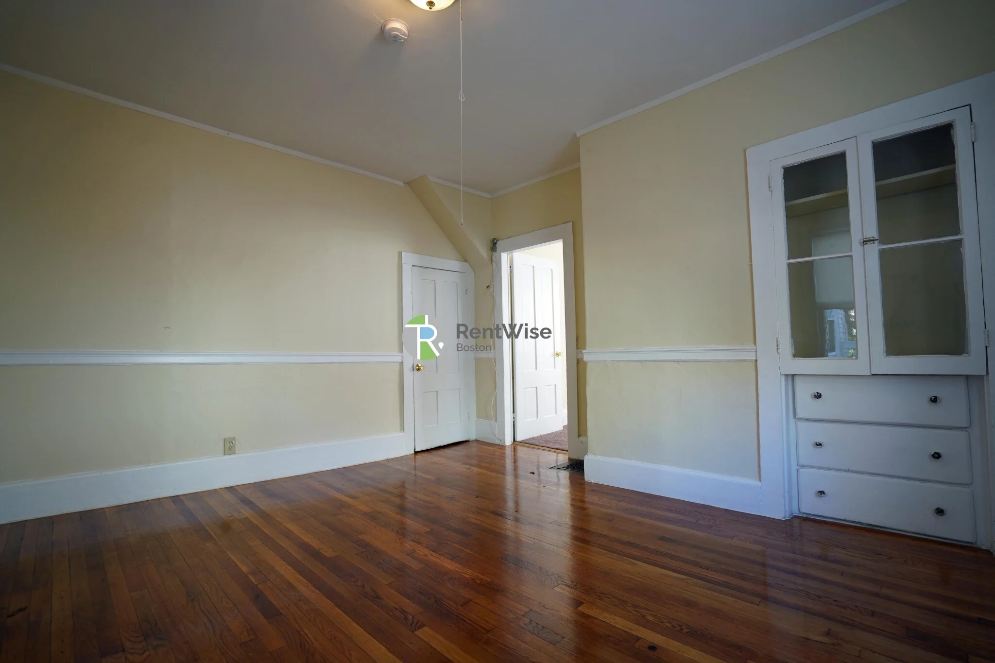4 bed, 1.5 bath apartment for rent at 22 Greylock Rd Unit 1, Brighton — photo 4 of 25