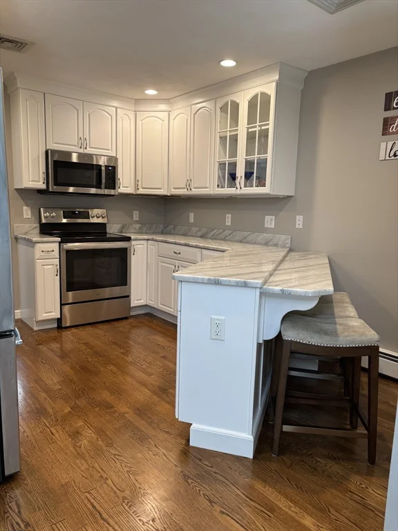 2 bed, 2 bath apartment for rent at 22 Grove Pl Unit 6, Winchester — photo 6 of 19