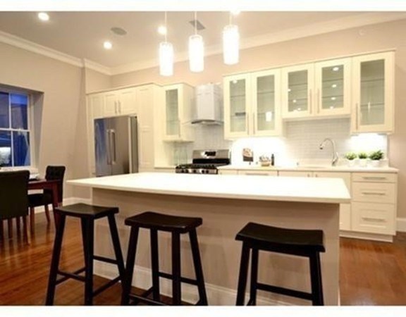 3 bed, 2 bath apartment for rent at 22 Hamlet St Unit 4, Prospect Hill — photo 9 of 18