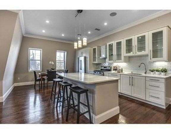 3 bed, 2 bath apartment for rent at 22 Hamlet St Unit 4, Prospect Hill — photo 4 of 18