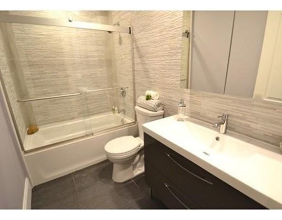 3 bed, 2 bath apartment for rent at 22 Hamlet St Unit 4, Prospect Hill — photo 16 of 18