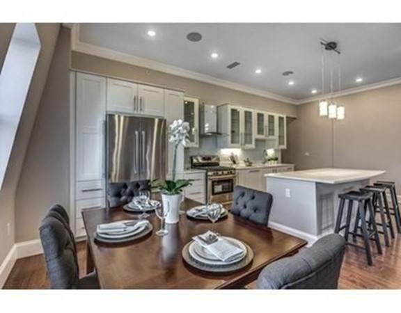 3 bed, 2 bath apartment for rent at 22 Hamlet St Unit 4, Prospect Hill — photo 5 of 18