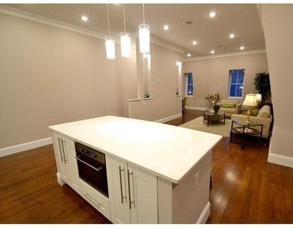 3 bed, 2 bath apartment for rent at 22 Hamlet St Unit 4, Prospect Hill — photo 7 of 18