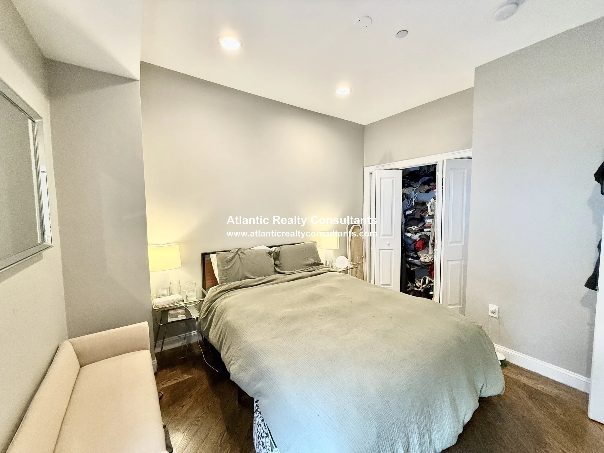 2 bed, 1.5 bath apartment for rent at 22 Hancock St Unit 23, Beacon Hill — photo 9 of 11