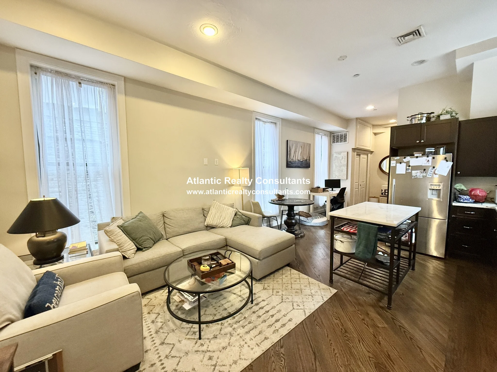 2 bed, 1.5 bath apartment for rent at 22 Hancock St Unit 23, Beacon Hill — photo 3 of 11