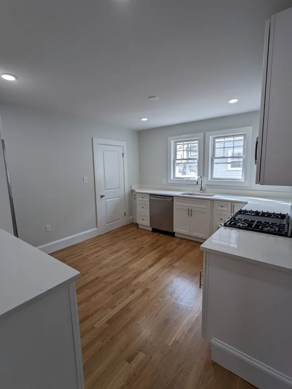 3 bed, 1 bath apartment for rent at 22 Harris Rd Unit 1, Medford — photo 2 of 14