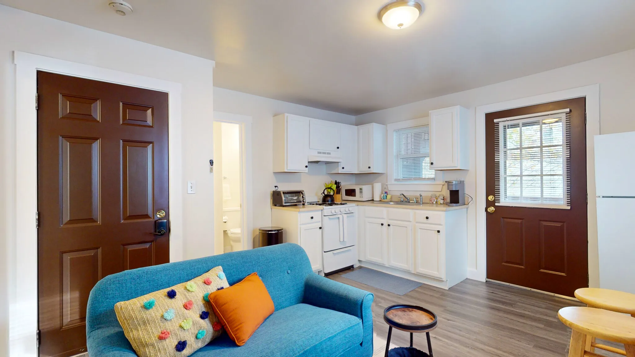 1 bed, 1 bath apartment for rent at 22 Hews St Unit 2, Riverside — photo 3 of 13