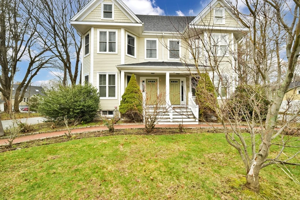1 bed, 1 bath apartment for rent at 22 High St Unit 1, Needham — photo 2 of 20