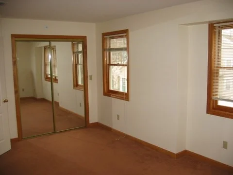 4 bed, 2 bath apartment for rent at 22 High St Unit 8, Amherst — photo 4 of 23