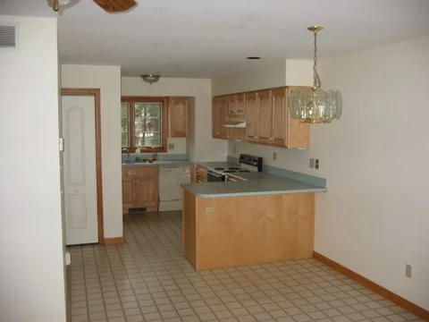 4 bed, 2 bath apartment for rent at 22 High St Unit 8, Amherst — photo 3 of 23