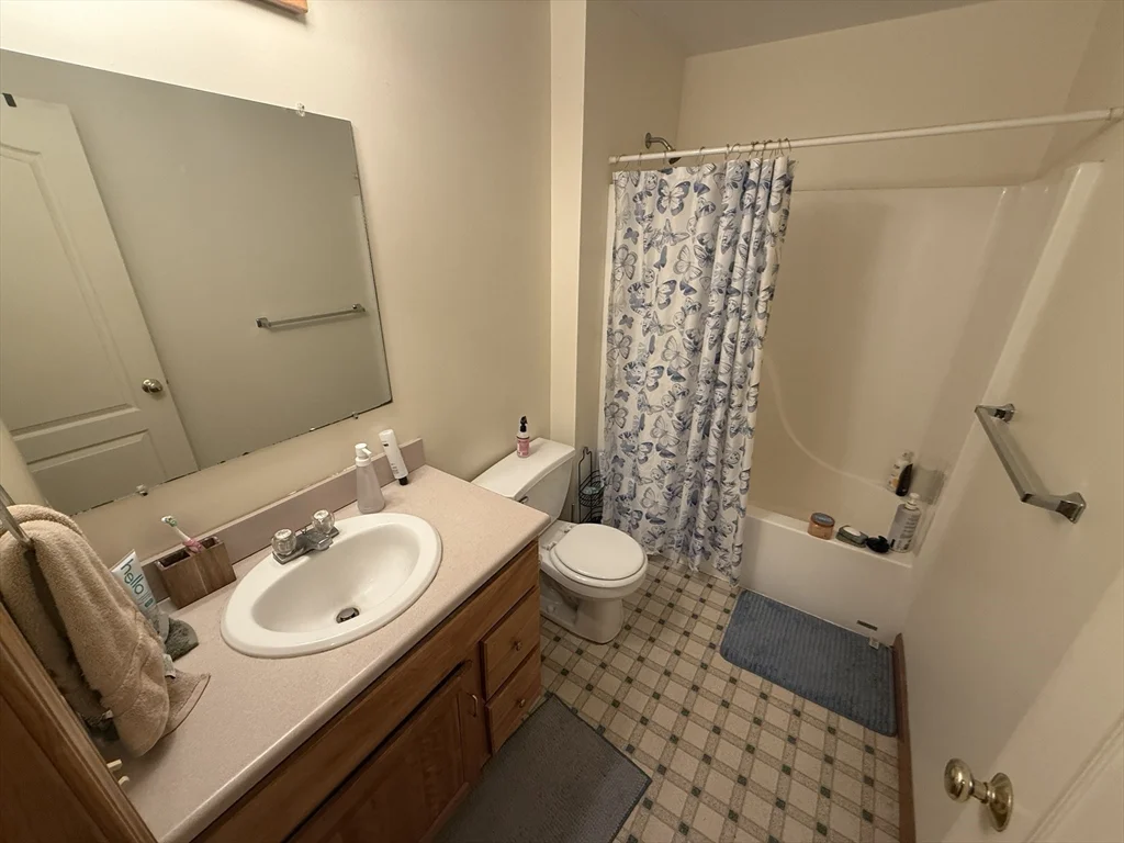 4 bed, 2 bath apartment for rent at 22 High St Unit 8, Amherst — photo 16 of 23