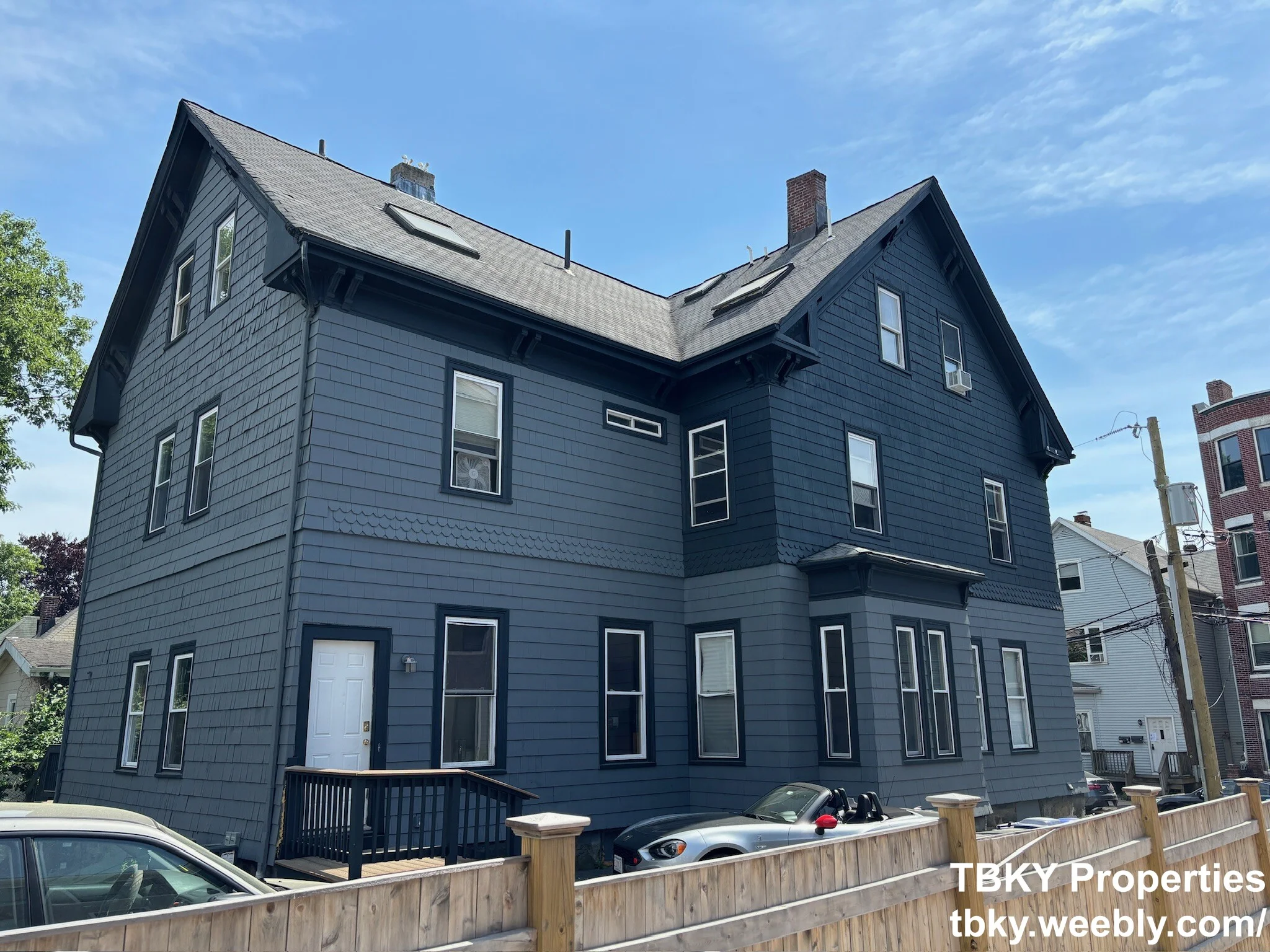 8+ bed, 3.5 bath apartment for rent at 22 Highgate St Unit 1, Allston — photo 24 of 25