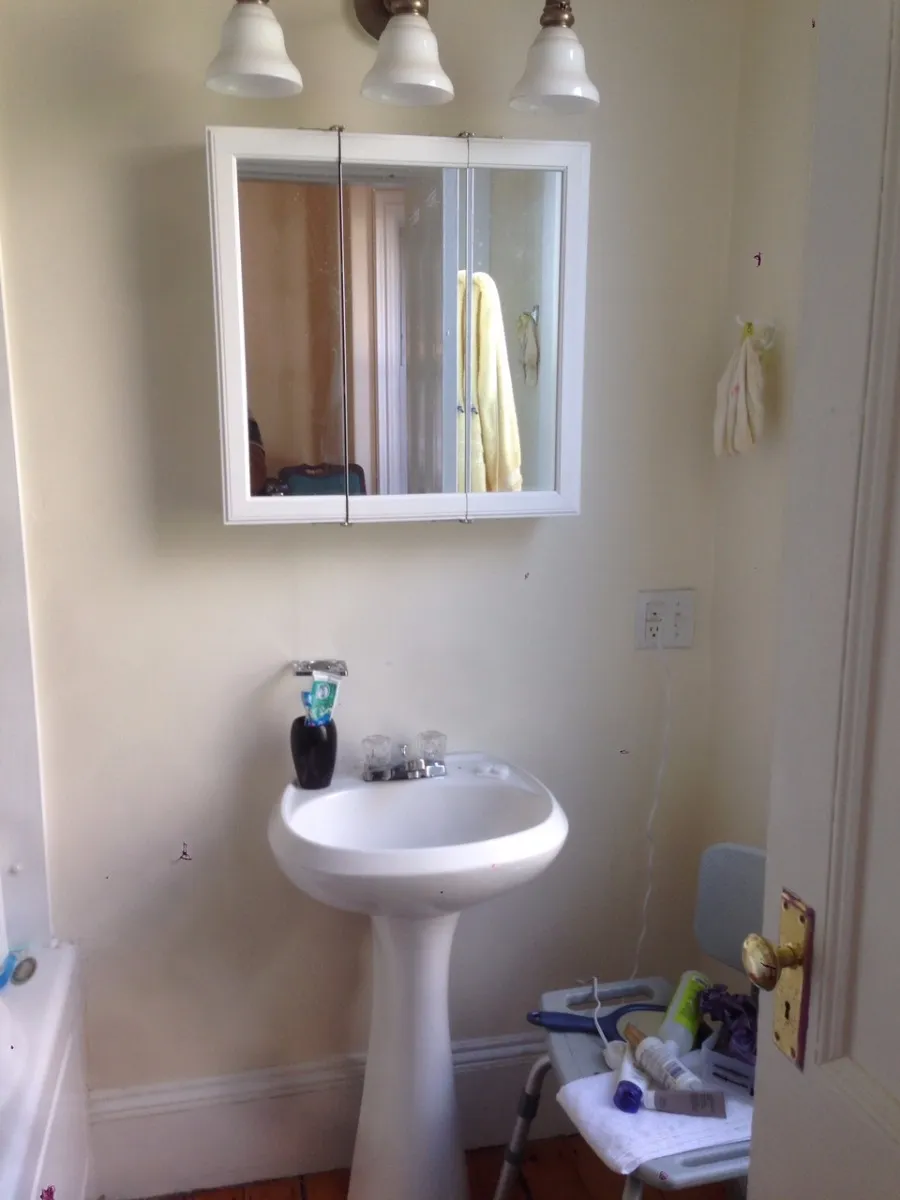 8+ bed, 3.5 bath apartment for rent at 22 Highgate St Unit 1, Allston — photo 18 of 25