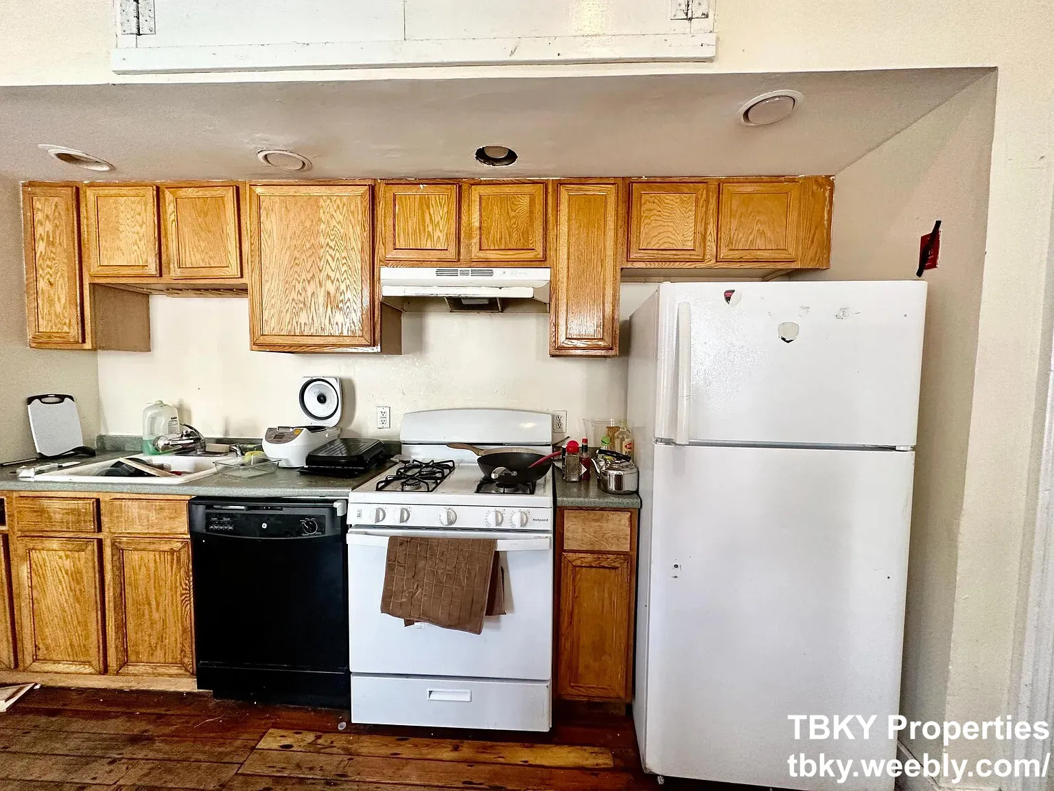 8+ bed, 3.5 bath apartment for rent at 22 Highgate St Unit 1, Allston — photo 5 of 25