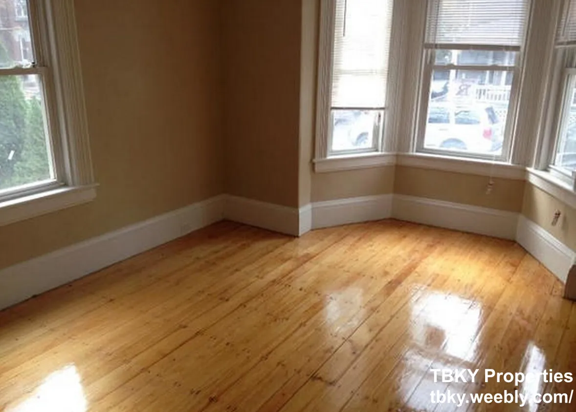 8+ bed, 3.5 bath apartment for rent at 22 Highgate St Unit 1, Allston — photo 12 of 25