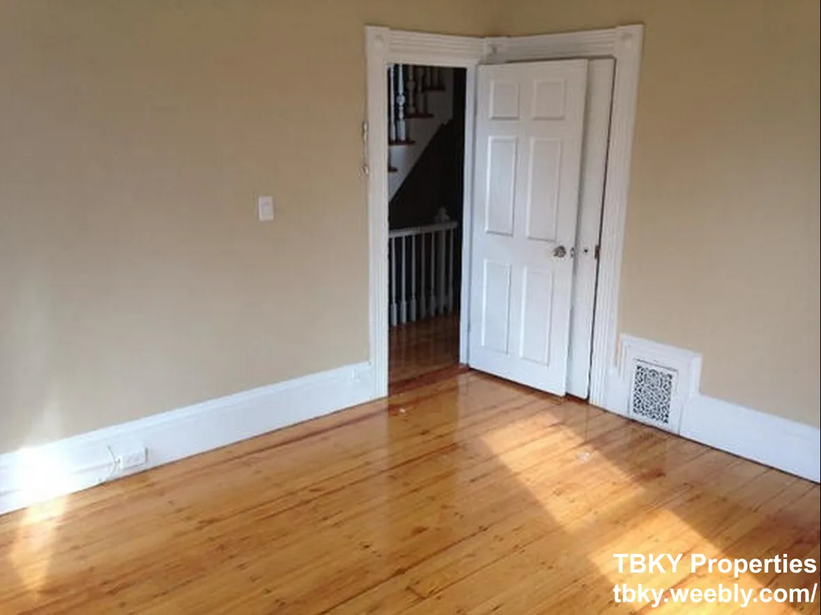 8+ bed, 3.5 bath apartment for rent at 22 Highgate St Unit 1, Allston — photo 13 of 25