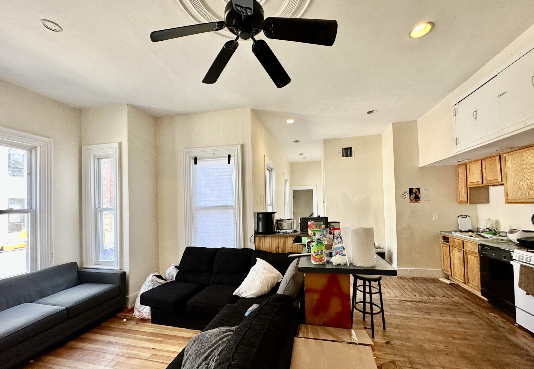 8+ bed, 3 bath apartment for rent at 22 Highgate St Unit 22, Allston — photo 5 of 15