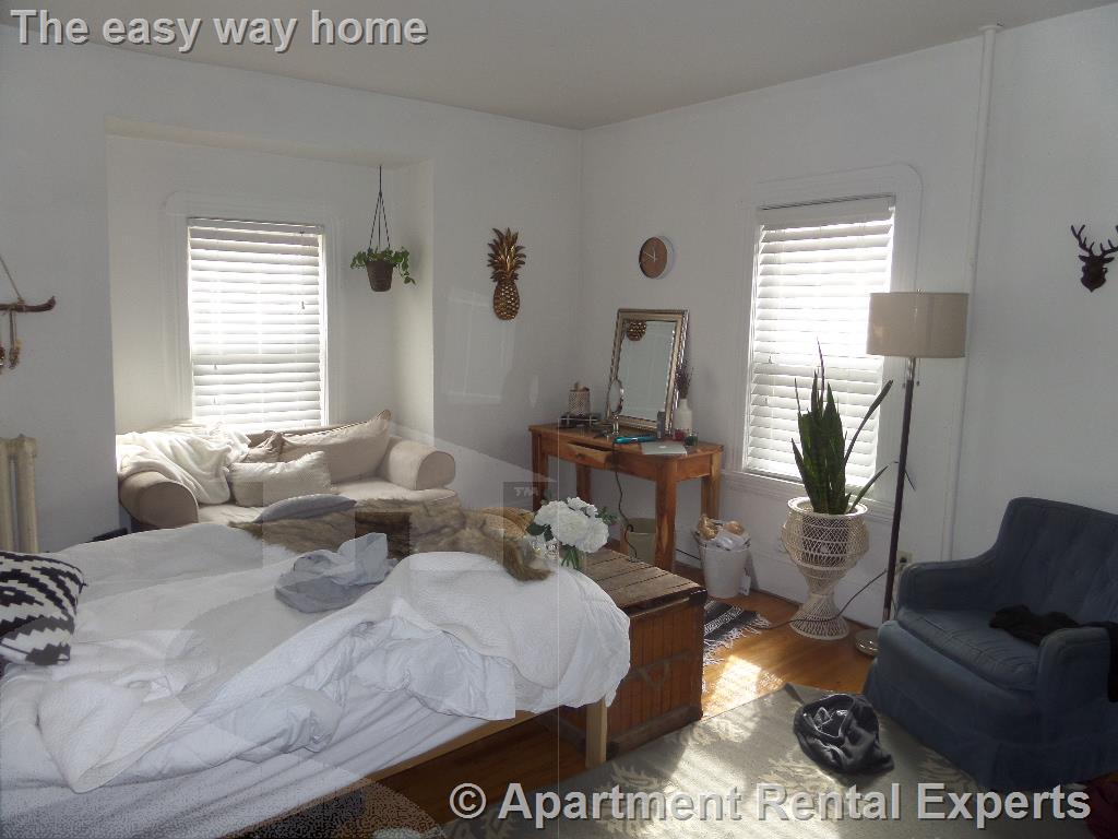 3 bed, 1 bath apartment for rent at 22 Highland Rd Unit 2, Davis Square — photo 10 of 16