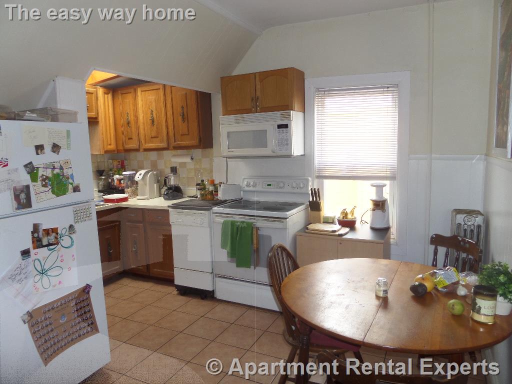 3 bed, 1 bath apartment for rent at 22 Highland Rd Unit 2, Davis Square — photo 1 of 16