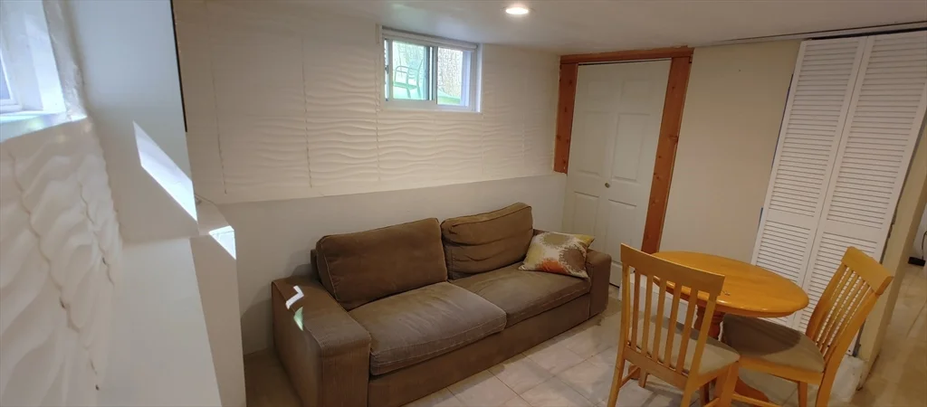 1 bed, 1 bath apartment for rent at 22 Hingham Unit B, Cambridge — photo 7 of 16