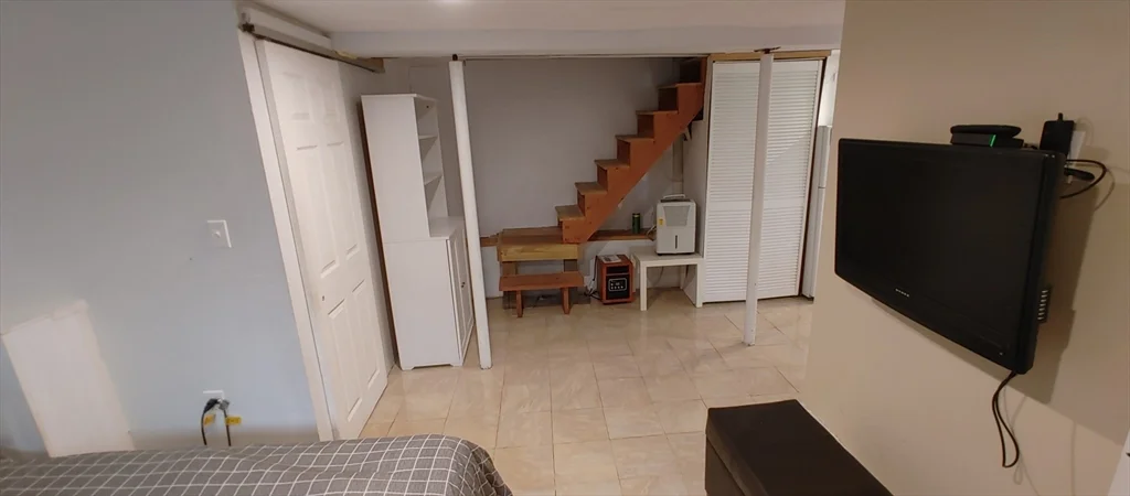 1 bed, 1 bath apartment for rent at 22 Hingham Unit B, Cambridge — photo 13 of 16