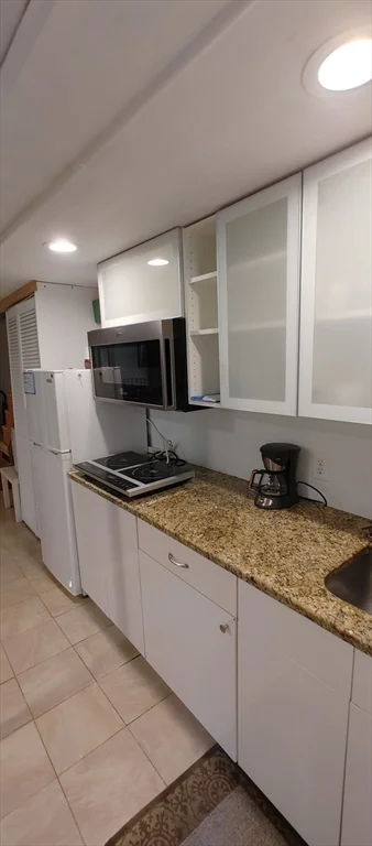 1 bed, 1 bath apartment for rent at 22 Hingham Unit B, Cambridge — photo 2 of 16
