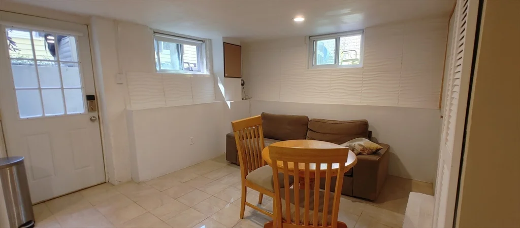 1 bed, 1 bath apartment for rent at 22 Hingham Unit B, Cambridge — photo 5 of 16