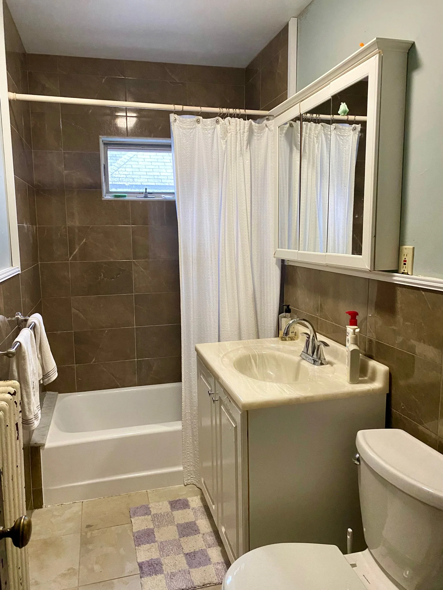 3 bed, 1.5 bath apartment for rent at 22 Hobson Unit 2, Brighton — photo 9 of 11