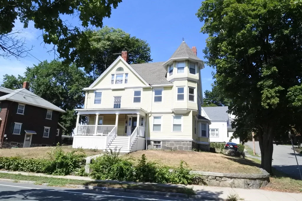 2 bed, 1 bath apartment for rent at 22 Howard St Unit 2, Melrose