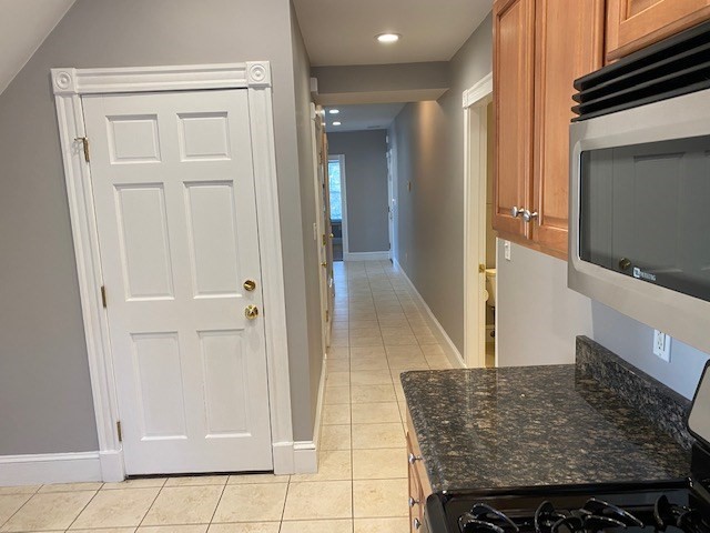 2 bed, 1 bath apartment for rent at 22 Howard St Unit 2 Right, Horace Mann — photo 6 of 15