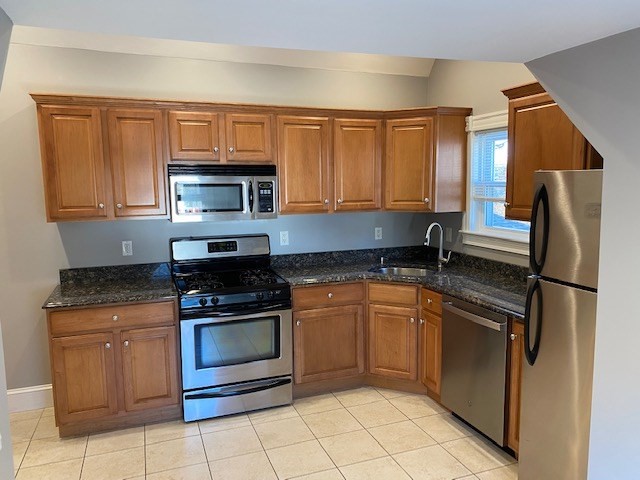 2 bed, 1 bath apartment for rent at 22 Howard St Unit 2 Right, Horace Mann — photo 3 of 15