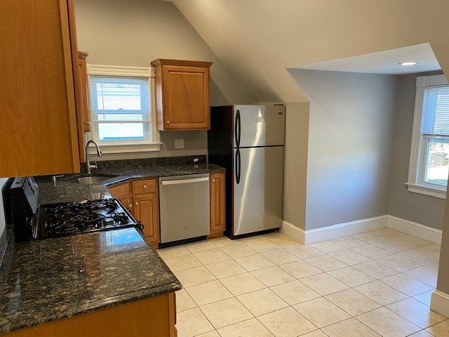 2 bed, 1 bath apartment for rent at 22 Howard St Unit 2 Right, Horace Mann — photo 4 of 15