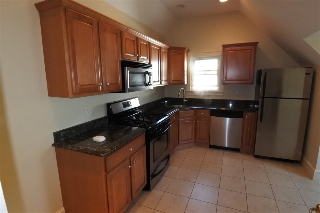 2 bed, 1 bath apartment for rent at 22 Howard St Unit 2 Right, Horace Mann — photo 2 of 15