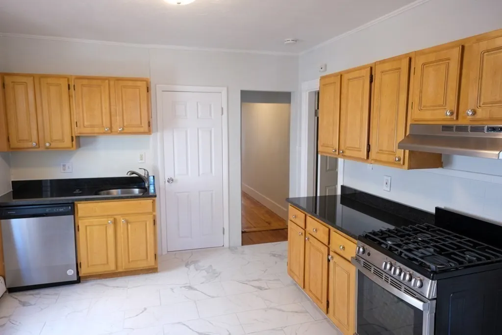 3 bed, 1 bath apartment for rent at 22 Howell St Unit 1, Dorchester — photo 1 of 16